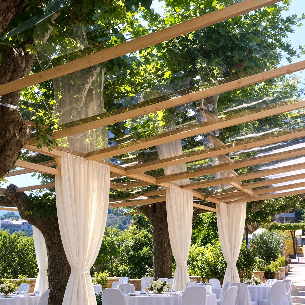 Réception élégante sous pergola vitrée