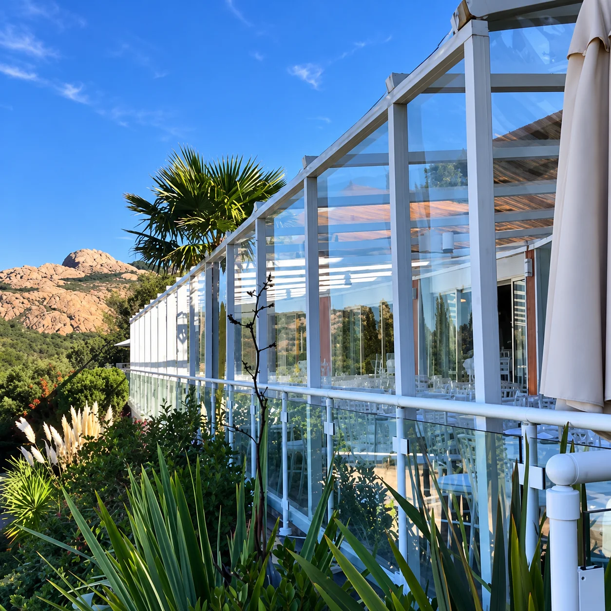 Terrasse vitrée au coeur de la nature